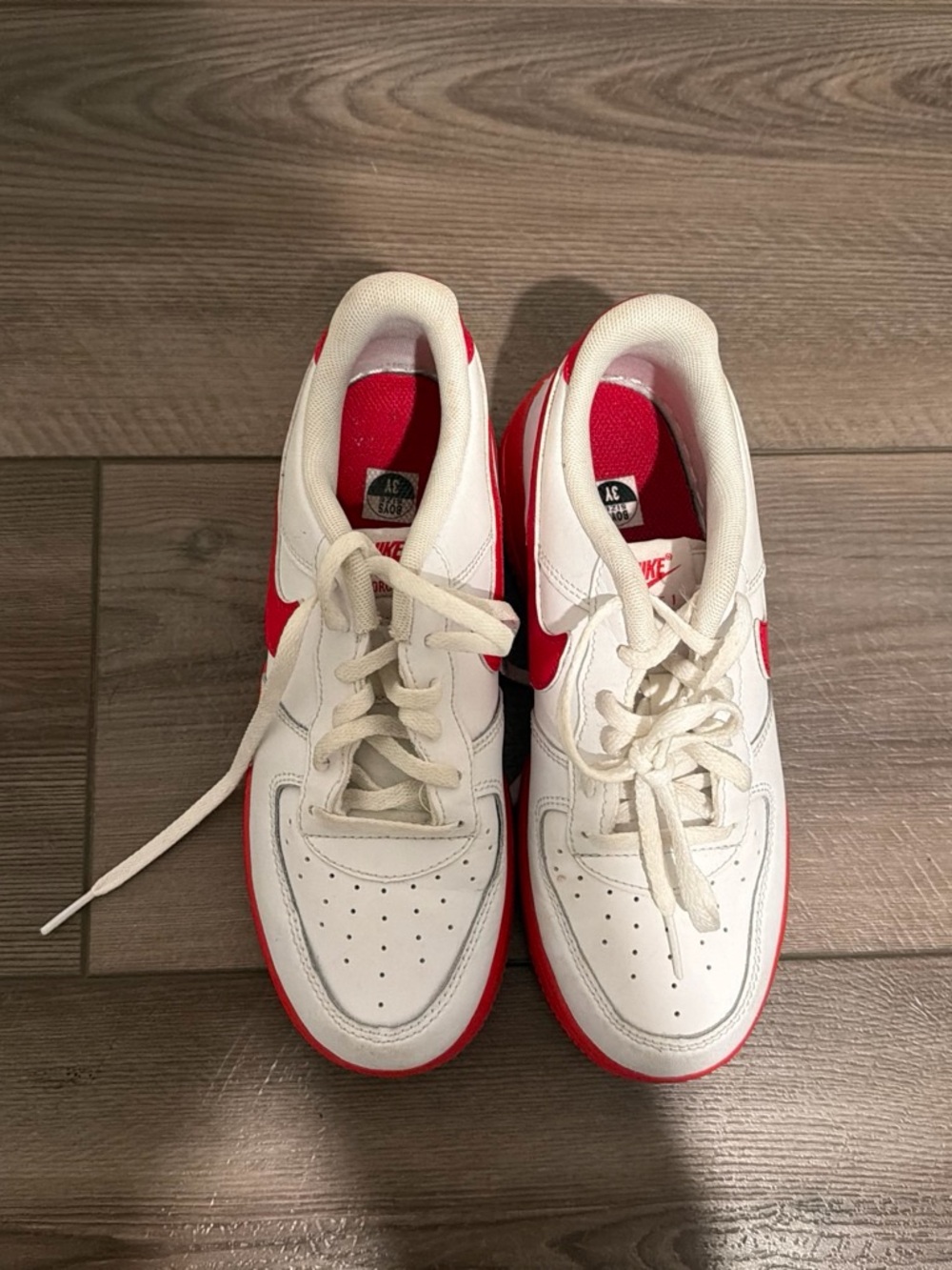 Nike Kids White & Red Low-Top Sneakers